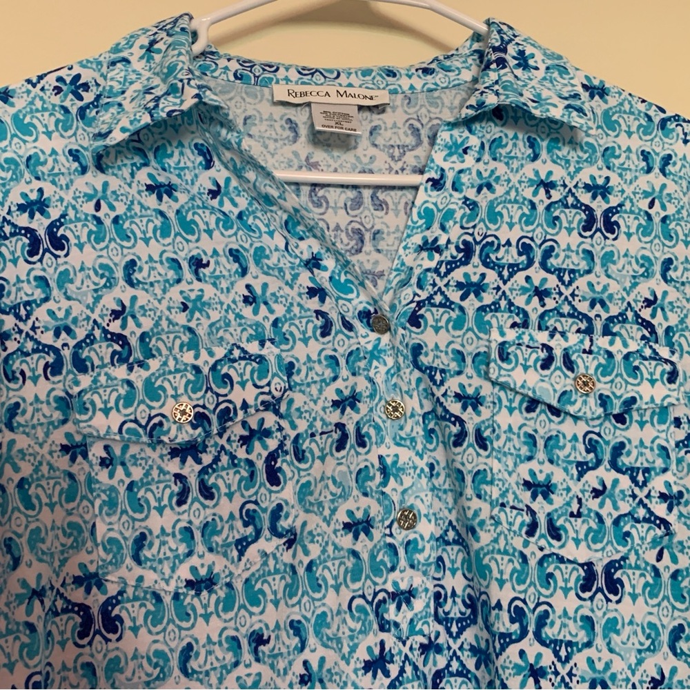 Women’s XL REBECCA MALONE White Blue Print Popover Tab-Up Sleeve‎ Blouse - Picture 4 of 5